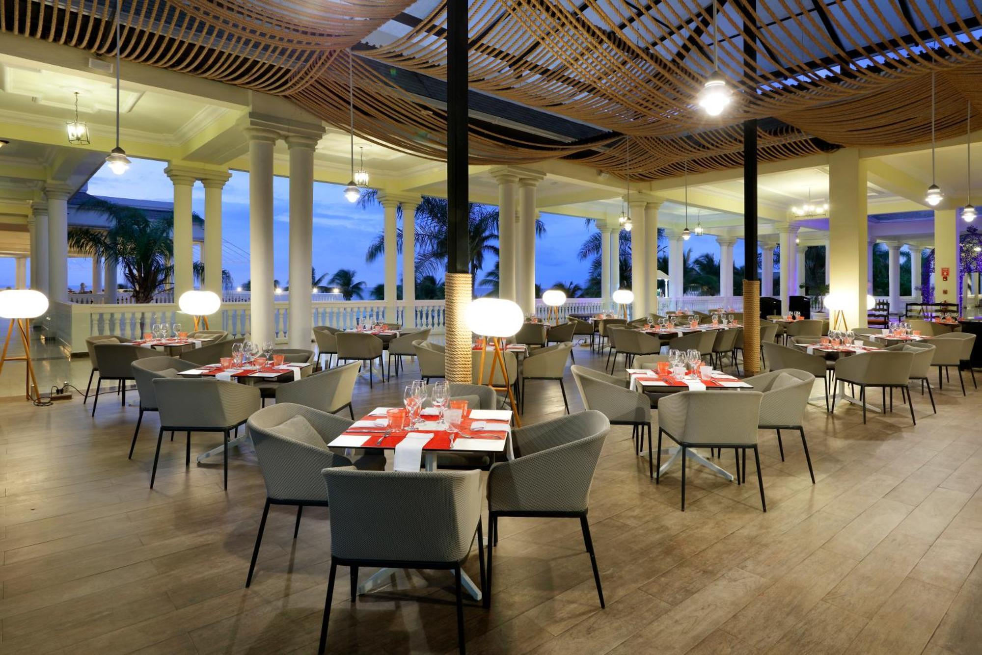 The Signature Level At Grand Palladium Lady Hamilton Resort & Spa ルーシー エクステリア 写真