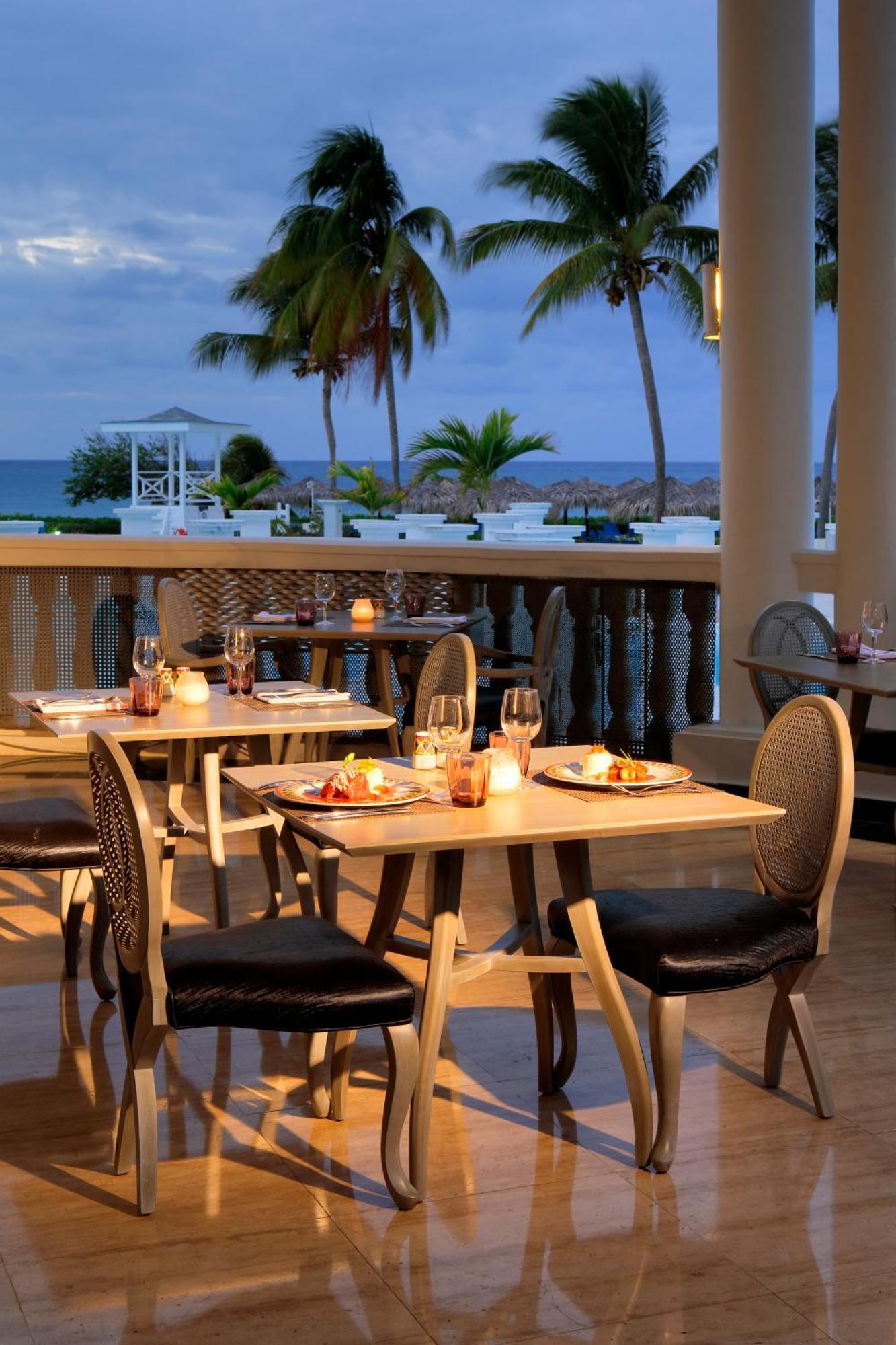 The Signature Level At Grand Palladium Lady Hamilton Resort & Spa ルーシー エクステリア 写真