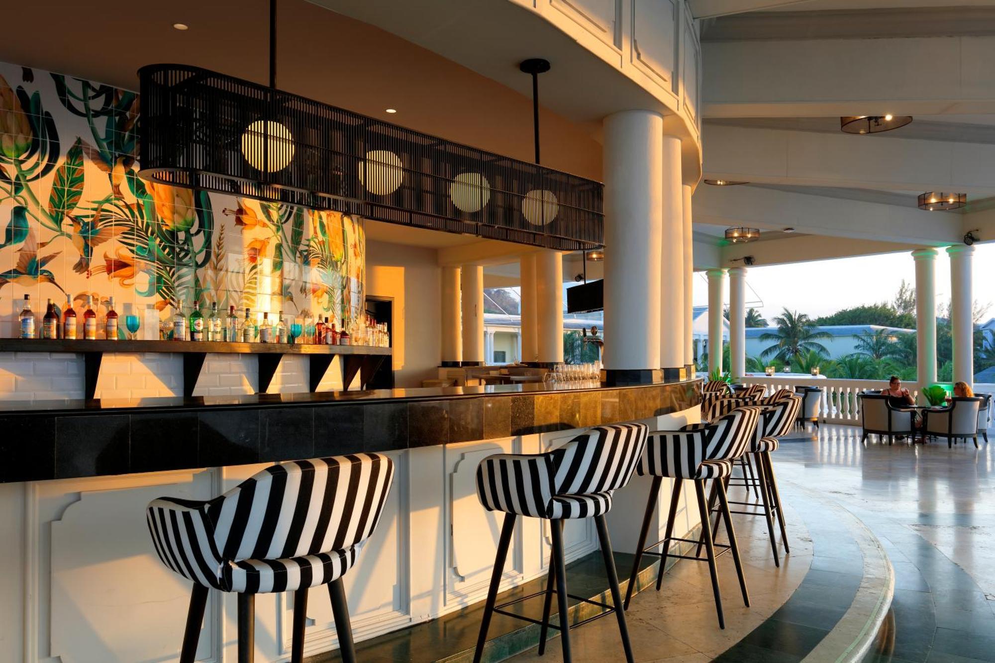 The Signature Level At Grand Palladium Lady Hamilton Resort & Spa ルーシー エクステリア 写真
