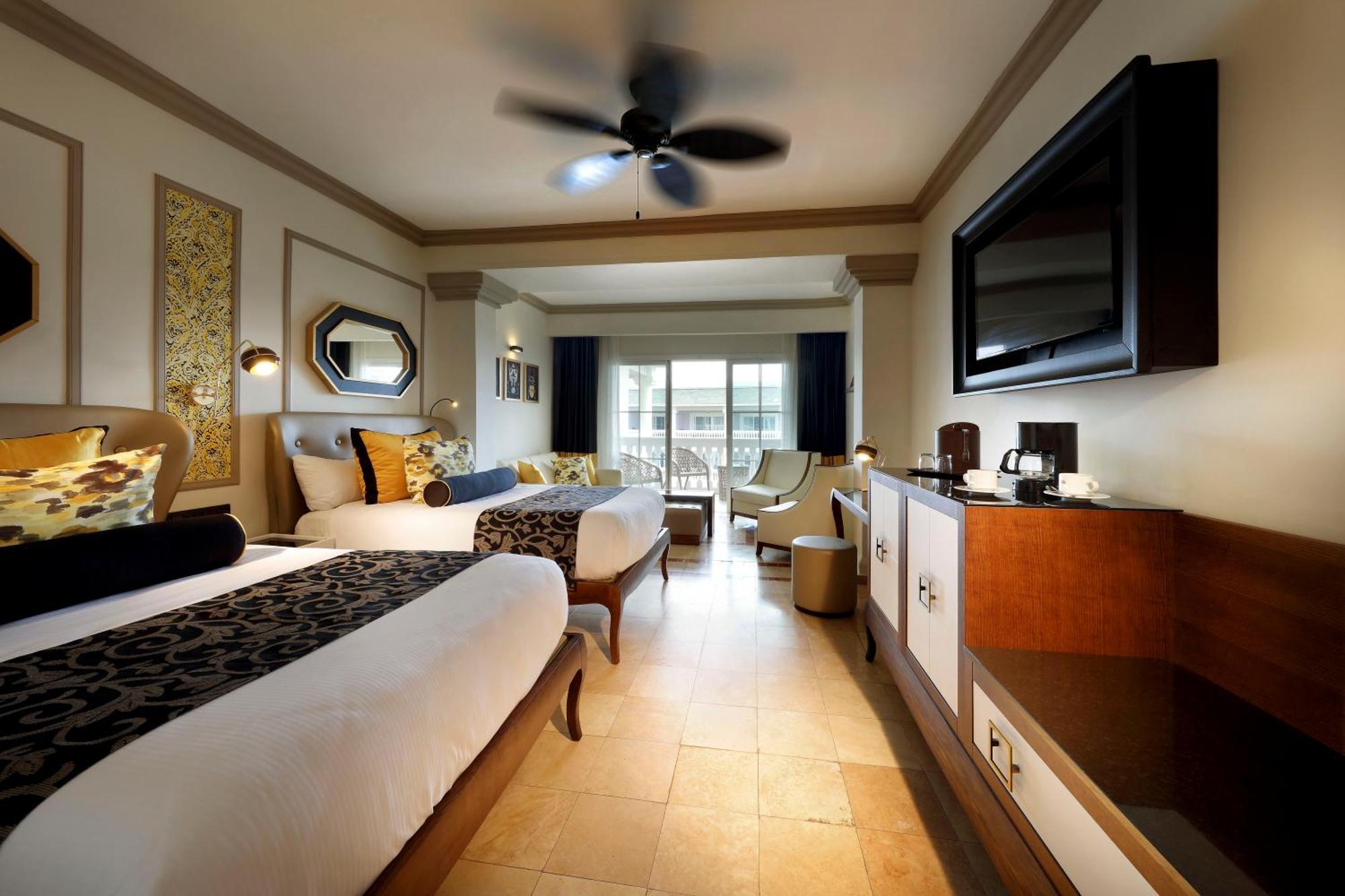 The Signature Level At Grand Palladium Lady Hamilton Resort & Spa ルーシー エクステリア 写真